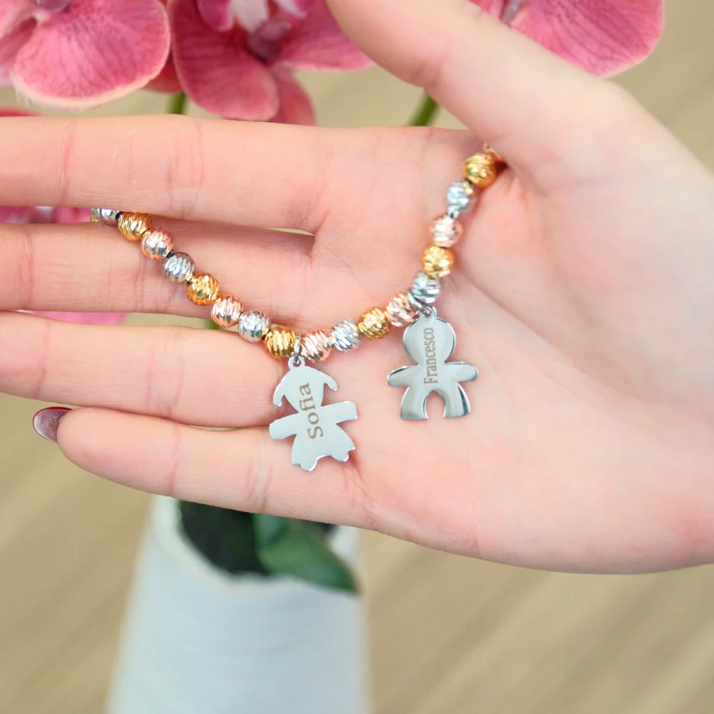 Bracciale In Perle Famiglia Con Ciondoli Bimbo Personalizzati - Image 4