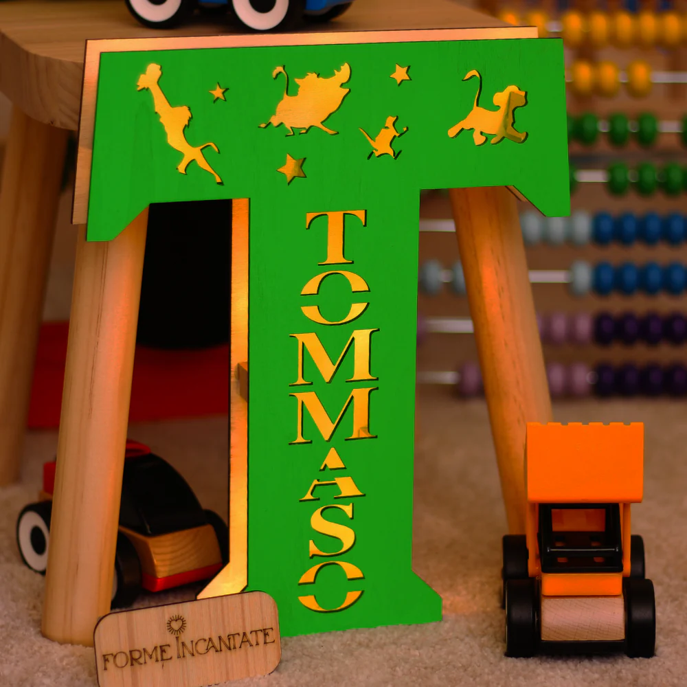 Lampada lettera personalizzata in legno con favole - Image 4