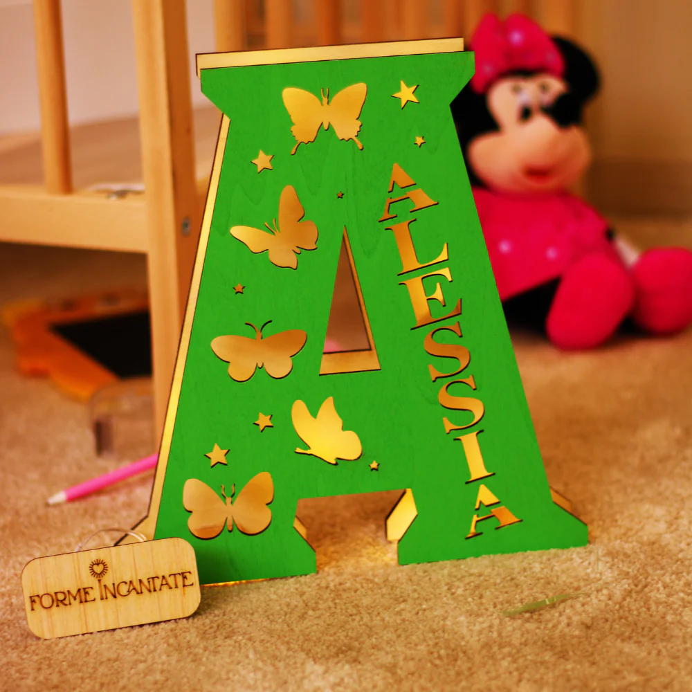 Lampada Lettera Con Farfalla E Nome Personalizzata - Image 3
