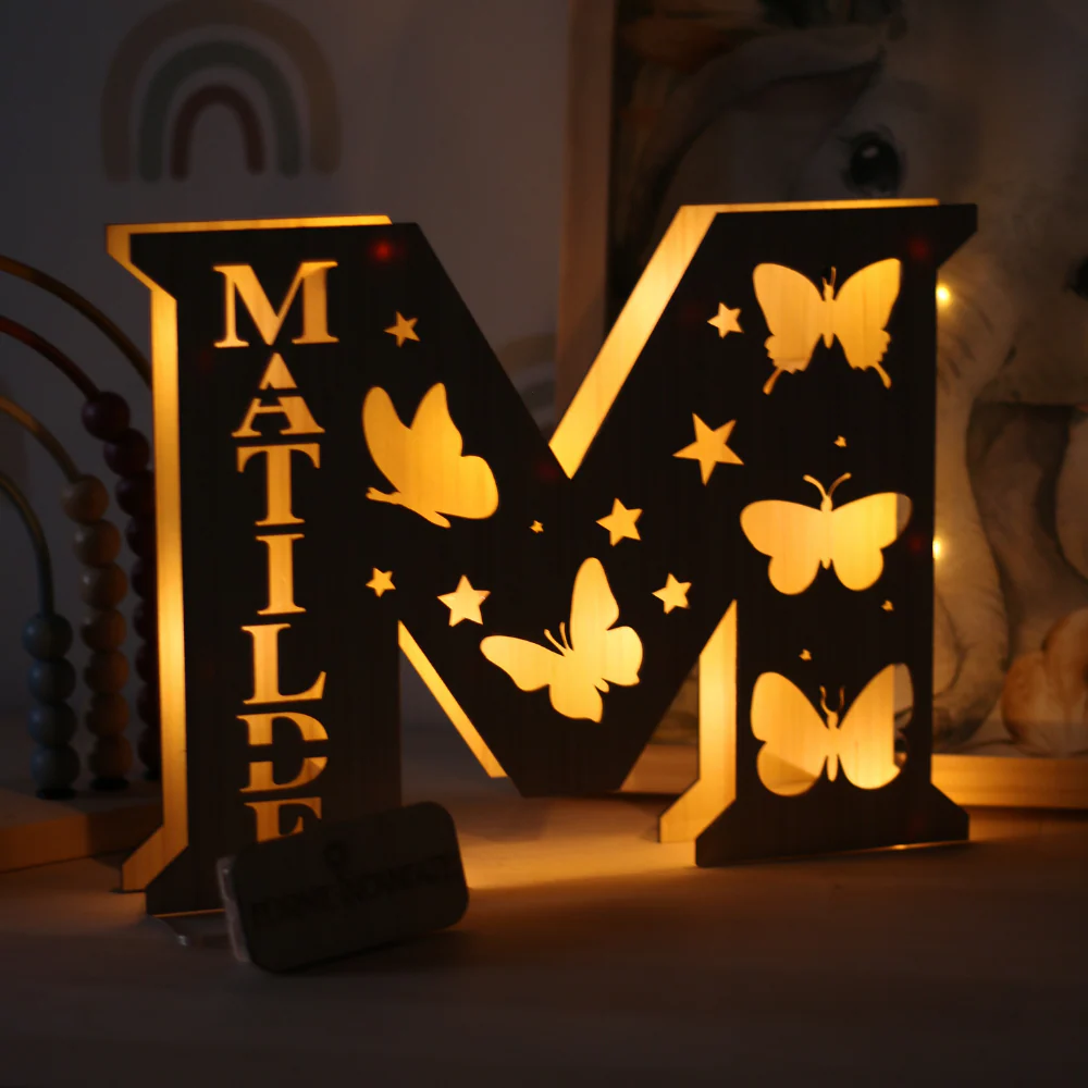 Lampada Lettera Con Farfalla E Nome Personalizzata - Image 9