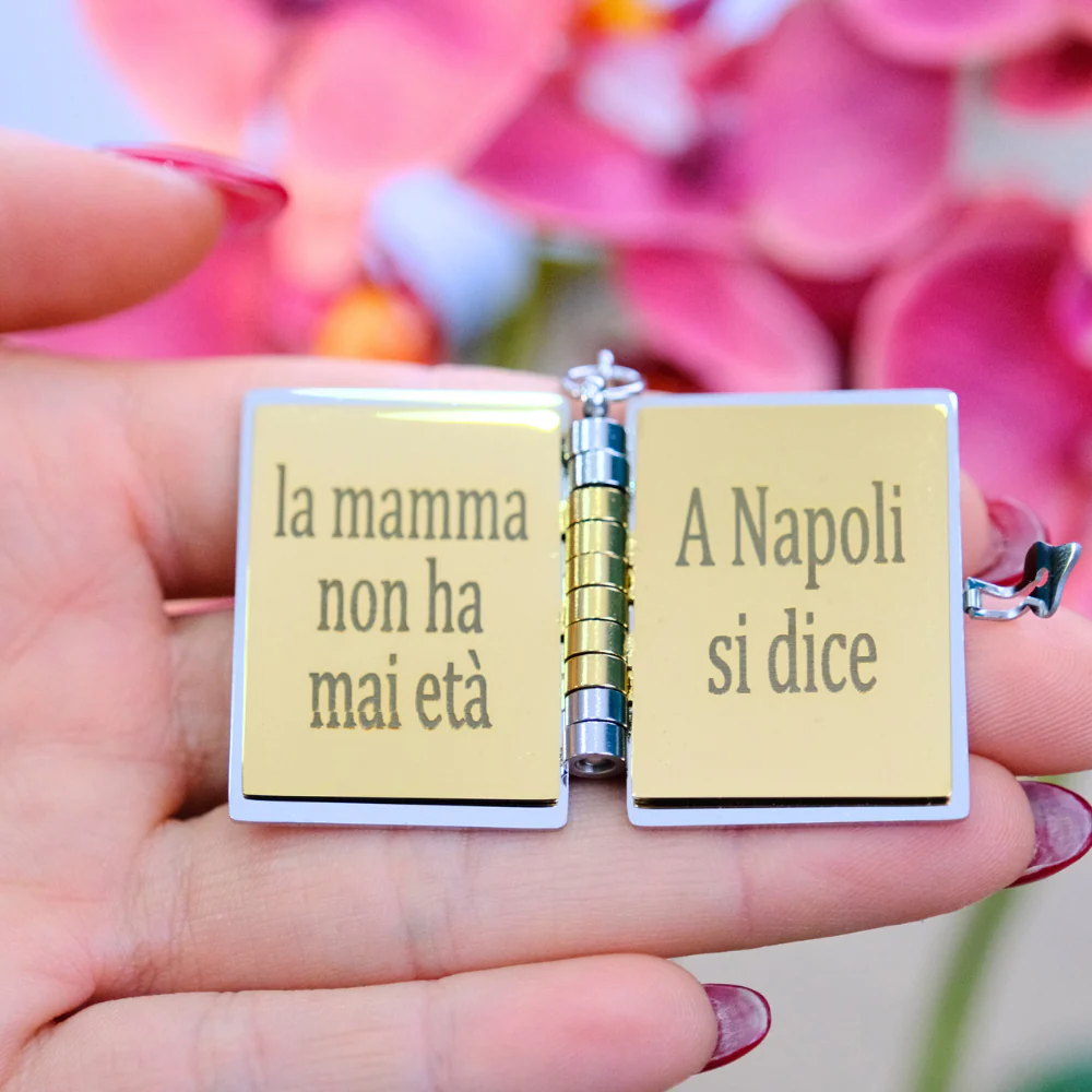 Portachiavi/Collana Book ~ Frase mamma Chi ha la mamma è ricco e non lo sa... - Image 3